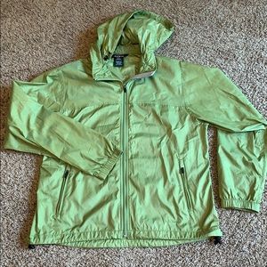 Like new. Green LLBean nylon wind jacket.
